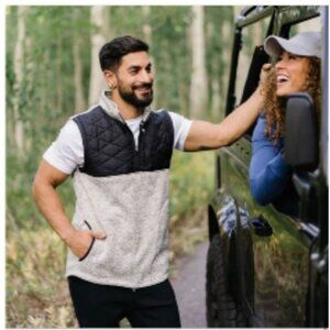 New ZYIA Men's Quilted Cabin Quarter Zip Vest Size Large